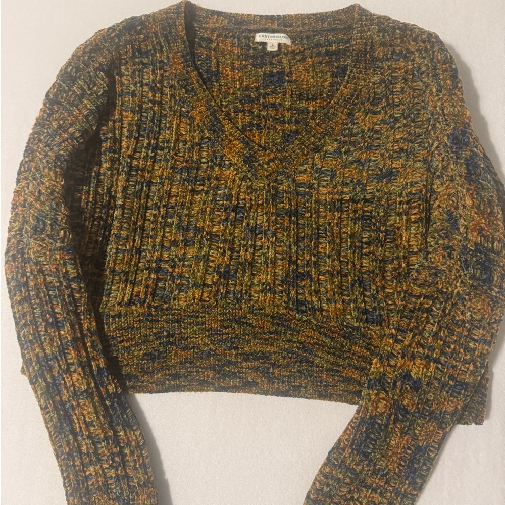 EARTHBOUND Blue and Yellow V-Neck Cropped Sweater